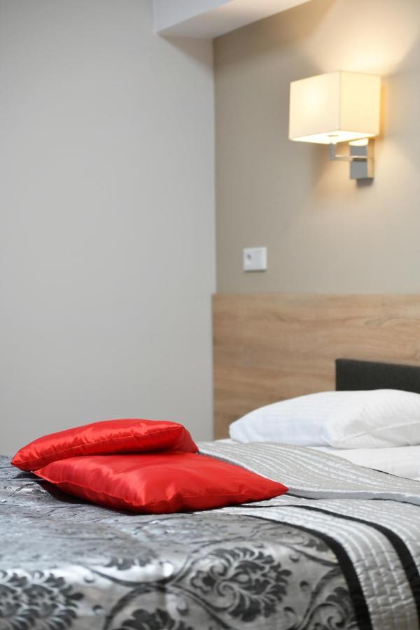 Fotex Bed & Breakfast Ząbki Eksteriør bilde